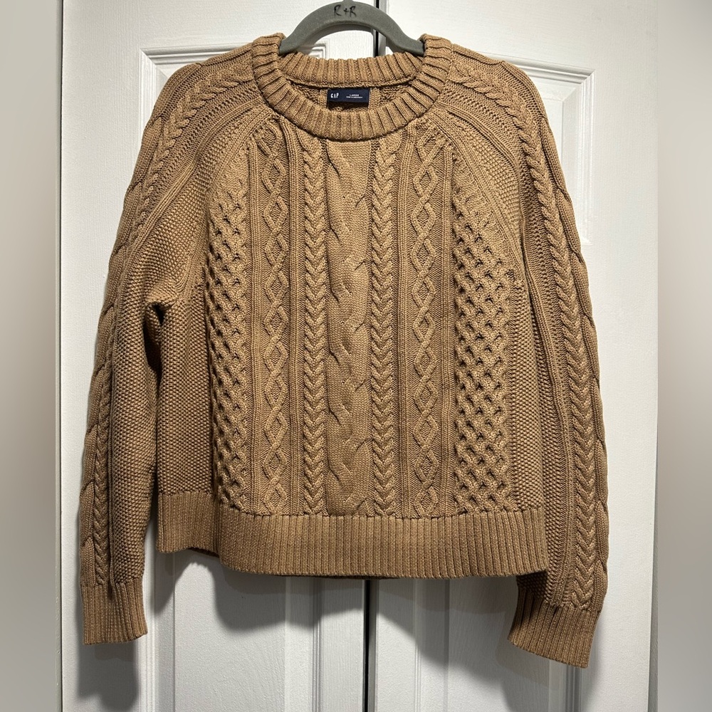 Gap Classic cable knit sweater in camel hair tan, size L
